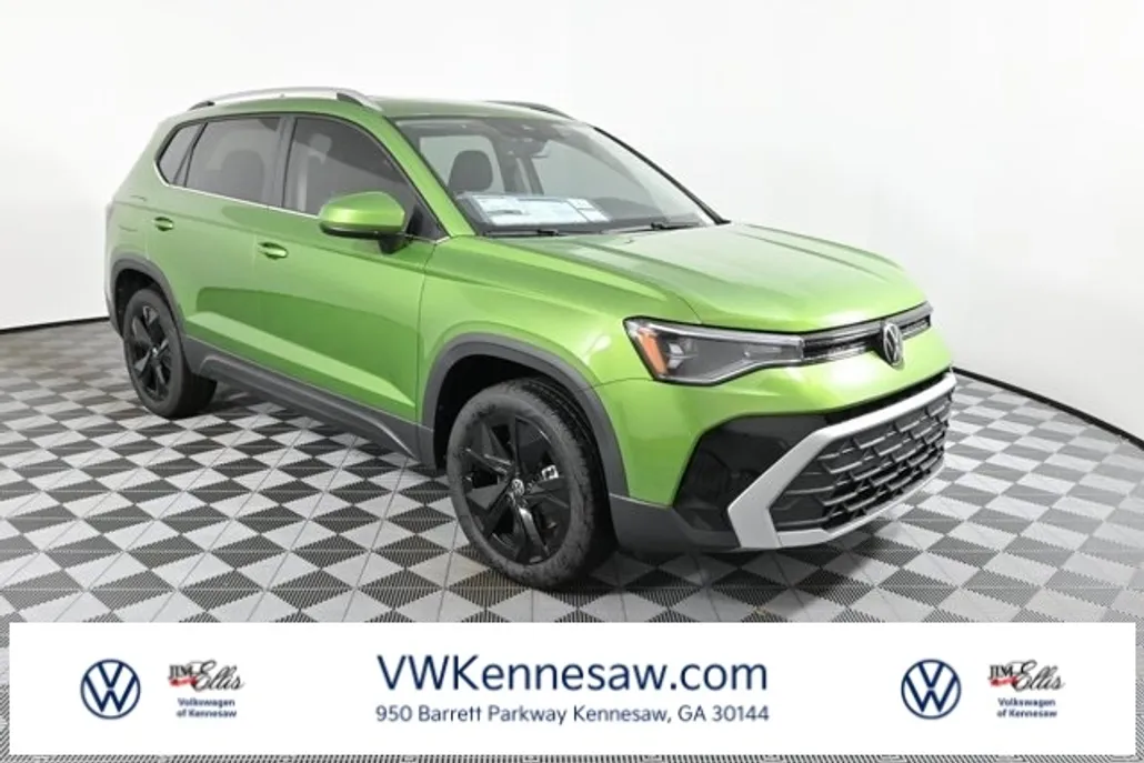 2025 Volkswagen Taos SE photo 1