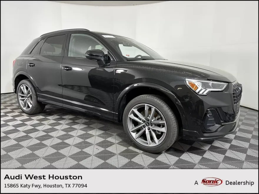 2025 Audi Q3 45 TFSI S line Premium photo 1