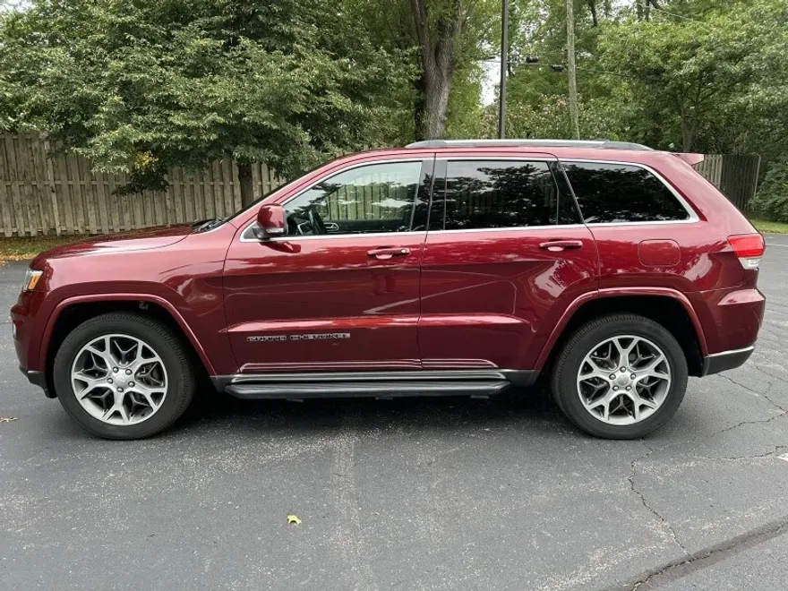 2018 Jeep Grand Cherokee Sterling Edition photo 1