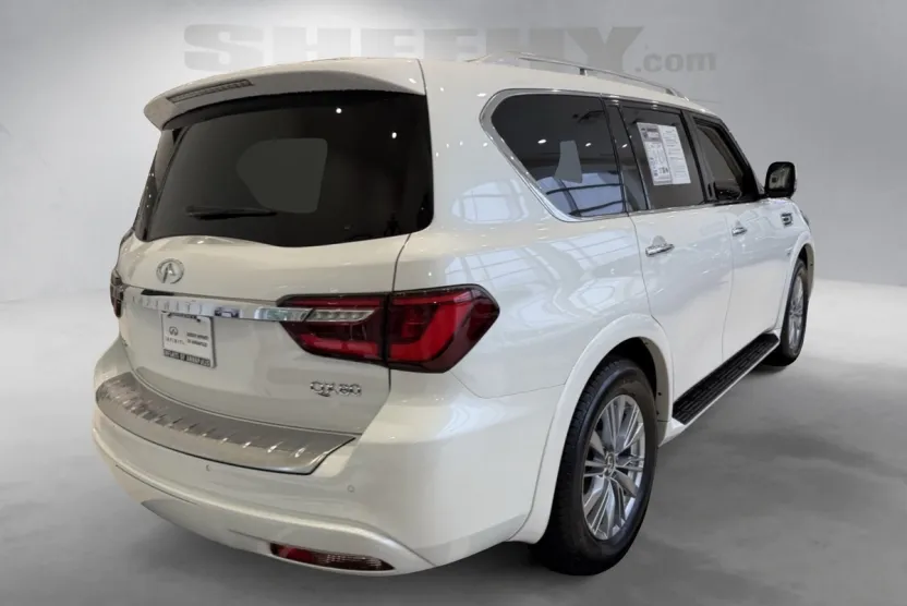 2020 Infiniti QX80 Luxe photo 1