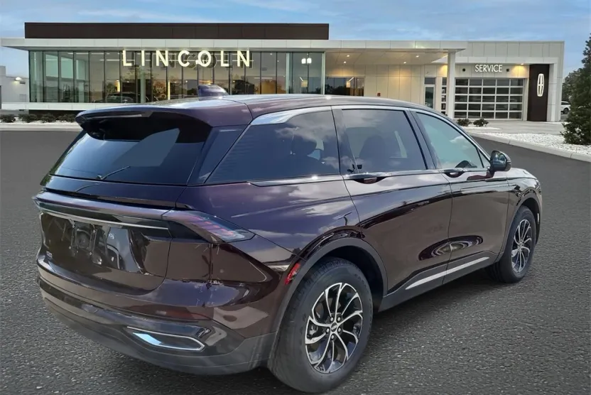 2025 Lincoln Nautilus Premiere photo 1