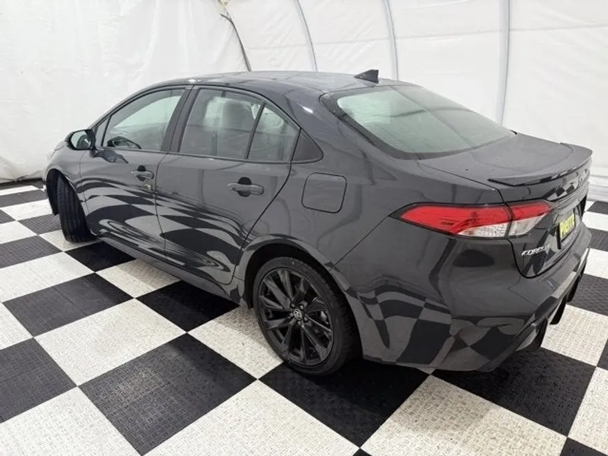 2024 Toyota Corolla SE photo 1