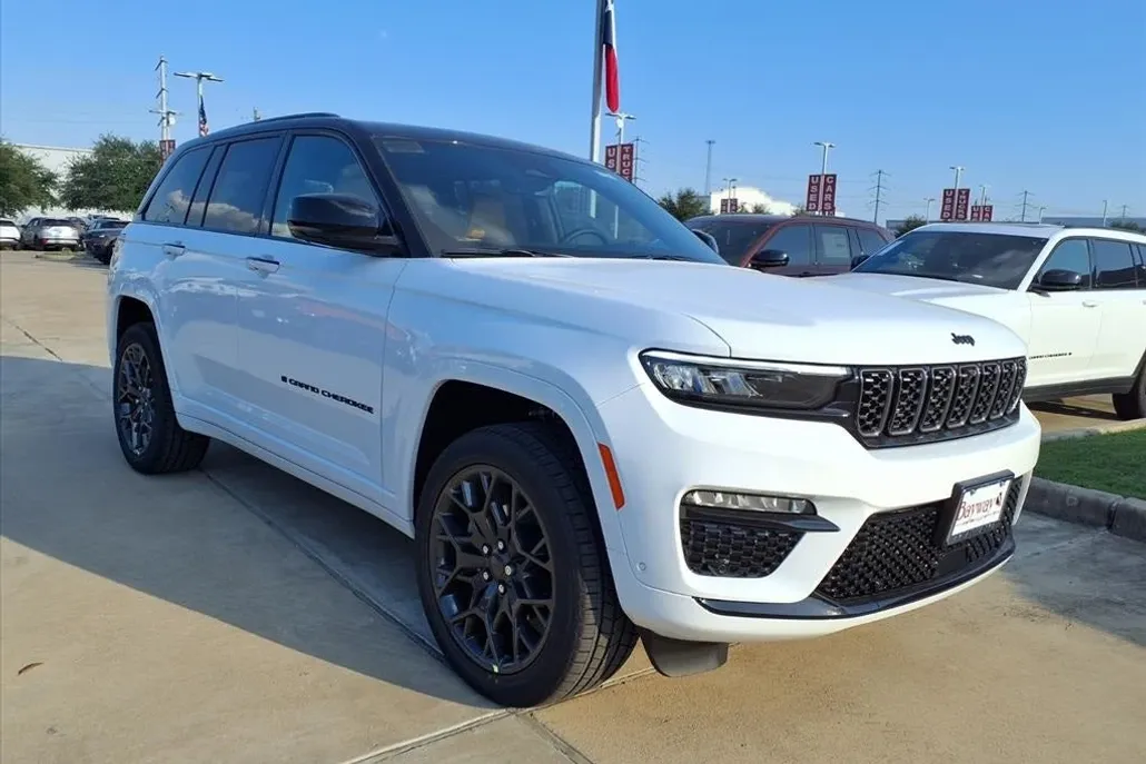 2025 Jeep Grand Cherokee Summit photo 1