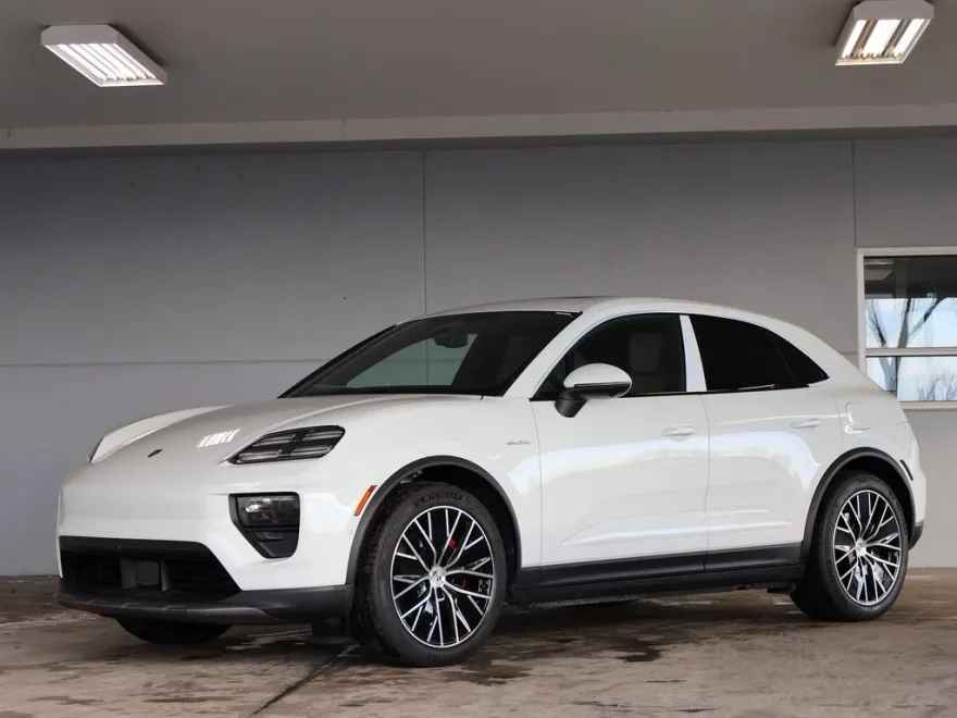 2025 Porsche Macan Electric photo 1