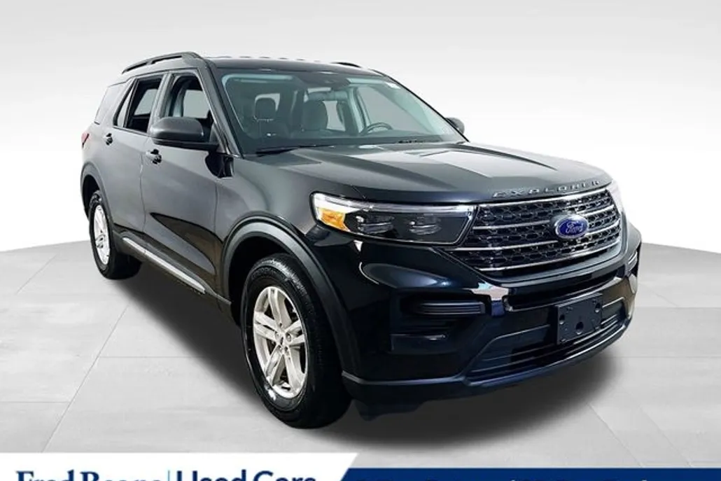 2022 Ford Explorer XLT photo 1