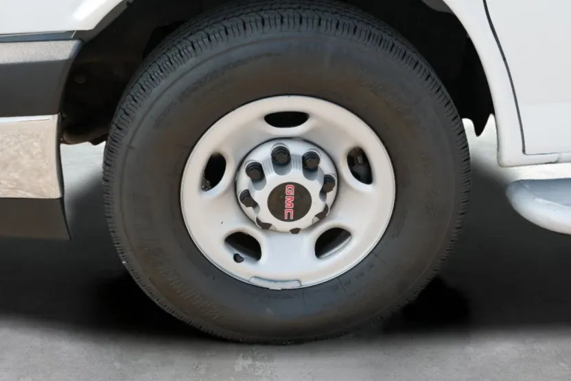 2023 Gmc Savana Cargo 2500 photo 1