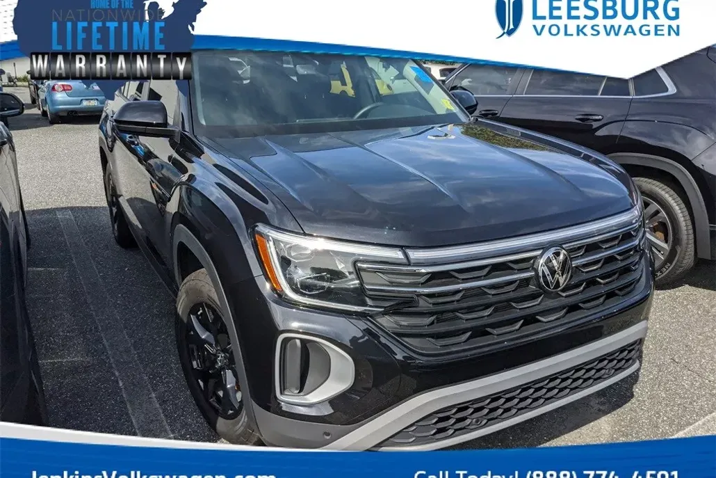 2024 Volkswagen Atlas Peak Edition SE Technology photo 1