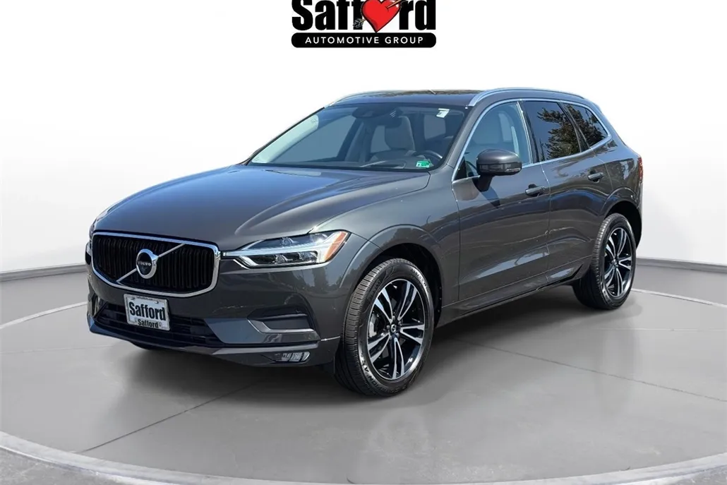 2021 Volvo XC60 T5 Momentum photo 1