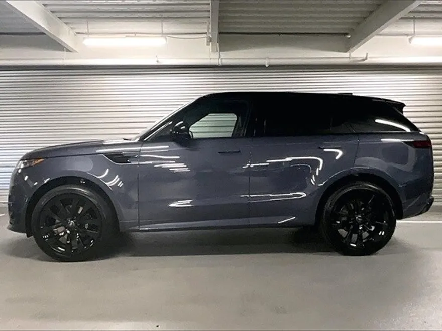 2024 Land Rover Range Rover Sport SE photo 1
