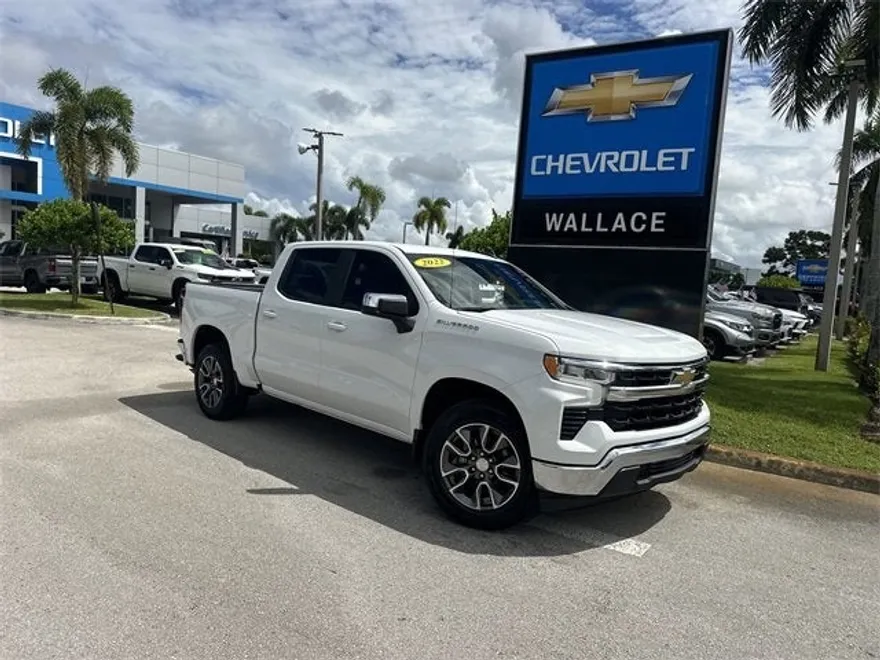 2022 Chevrolet Silverado 1500 LT photo 1