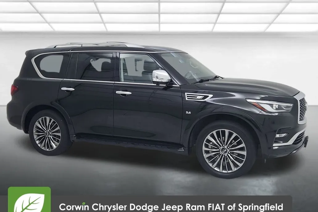 2019 Infiniti QX80 Luxe photo 1