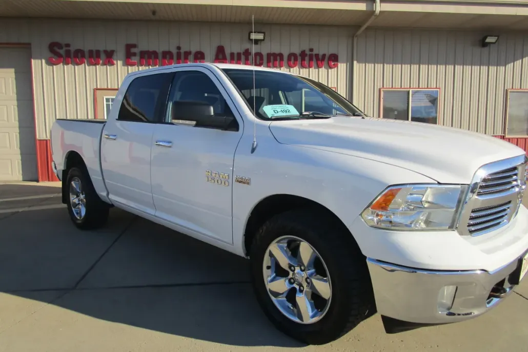 2014 Ram 1500 SLT photo 1
