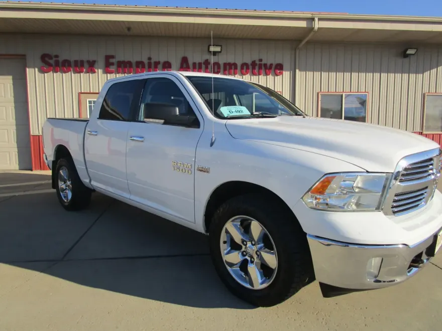 2014 Ram 1500 SLT photo 1