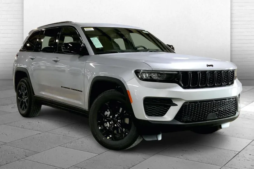 2025 Jeep Grand Cherokee Altitude photo 1