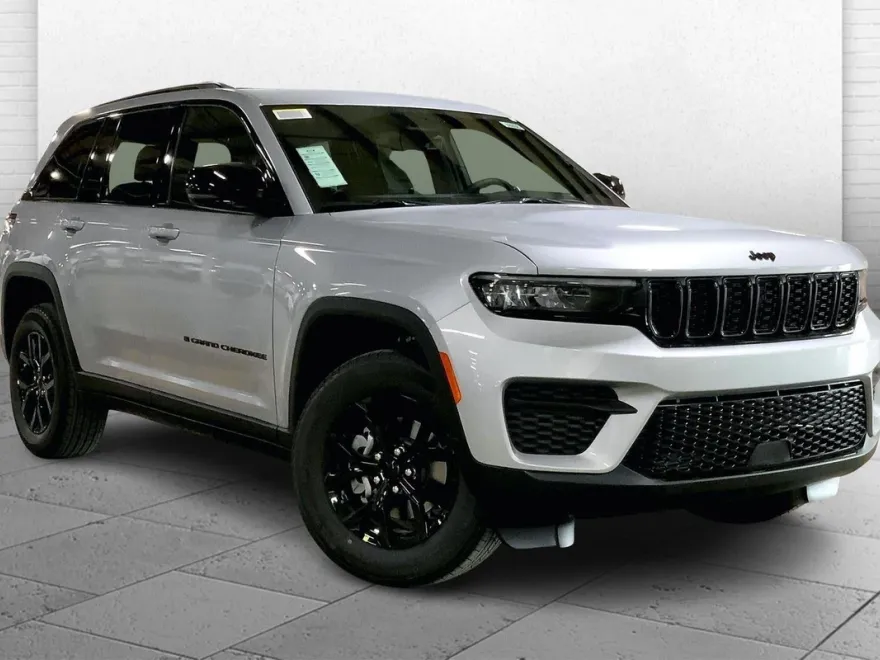 2025 Jeep Grand Cherokee Altitude photo 1