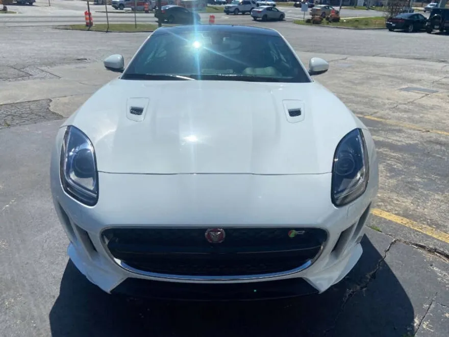 2016 Jaguar F-TYPE R photo 1