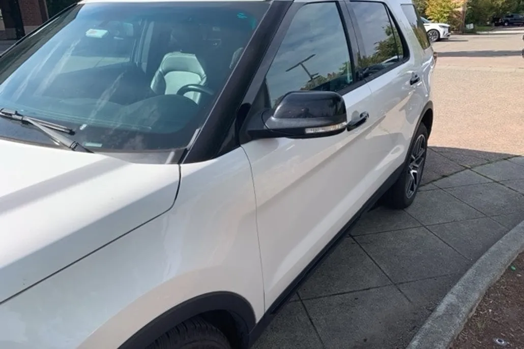 2016 Ford Explorer Sport photo 1