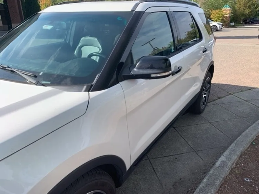 2016 Ford Explorer Sport photo 1