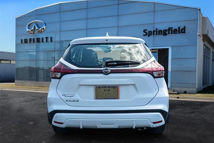 2024 Nissan Kicks S photo 1