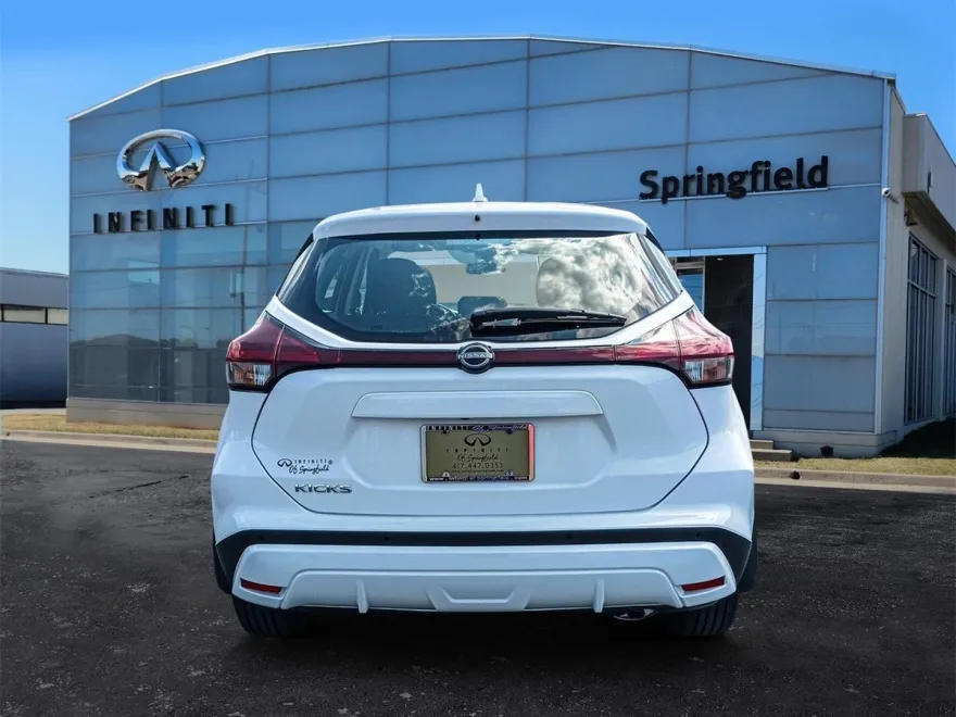 2024 Nissan Kicks S photo 1