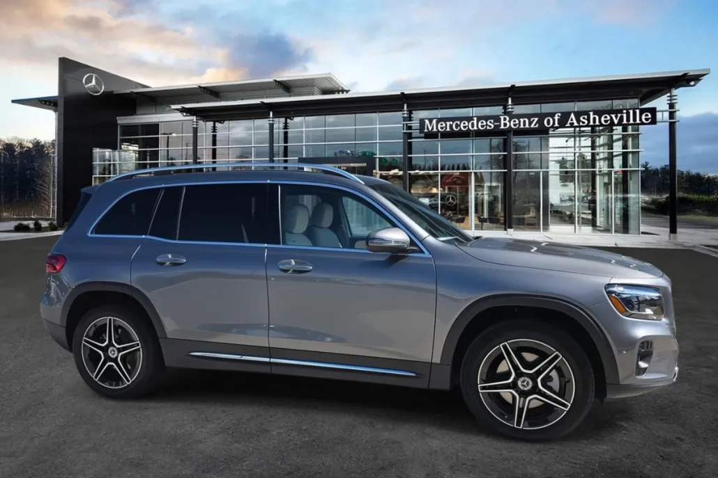 2026 Mercedes Benz GLB 250 4MATIC photo 1