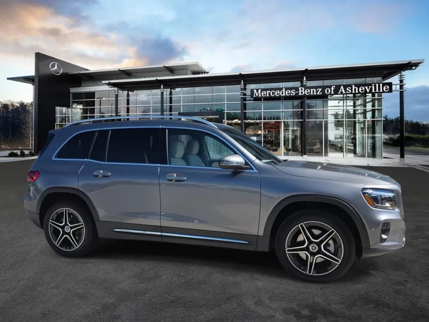 2026 Mercedes Benz GLB 250 4MATIC photo 1