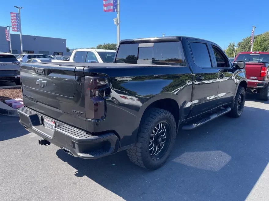 2024 Chevrolet Silverado 1500 Base photo 1