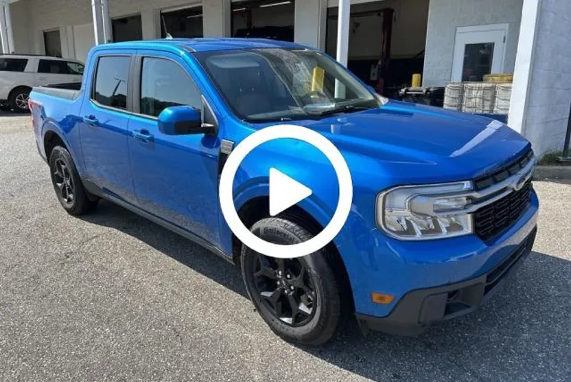 2023 Ford Maverick XLT photo 1