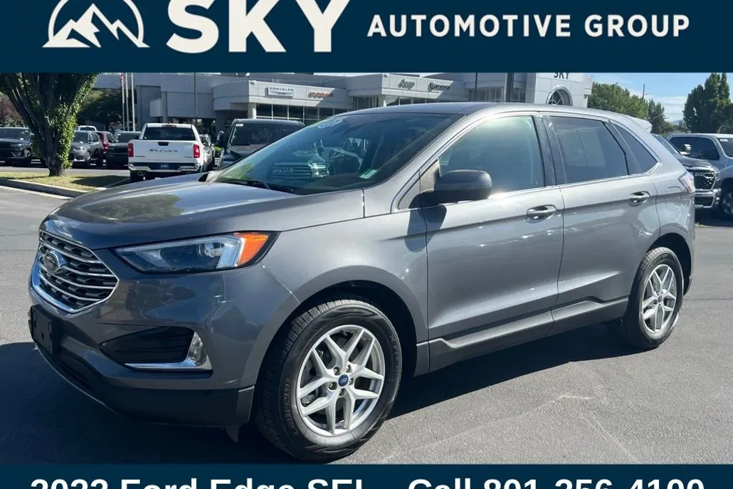 2022 Ford Edge SEL photo 1