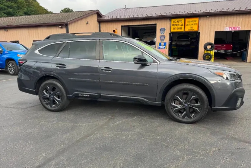 2022 Subaru Outback Onyx Edition XT photo 1