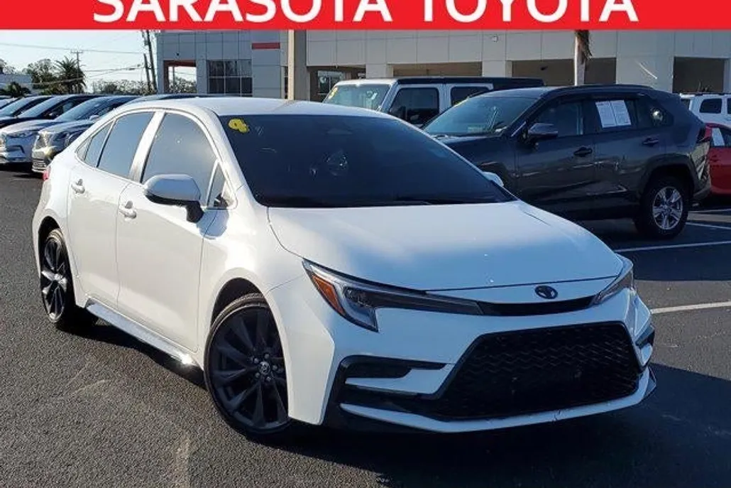 2024 Toyota Corolla SE photo 1