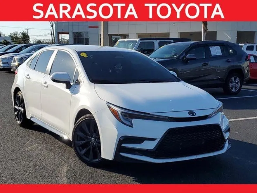 2024 Toyota Corolla SE photo 1