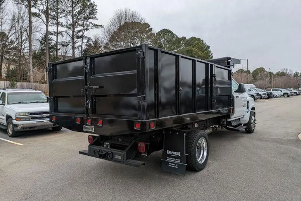 2023 Chevrolet Silverado 6500HD Work Truck photo 1