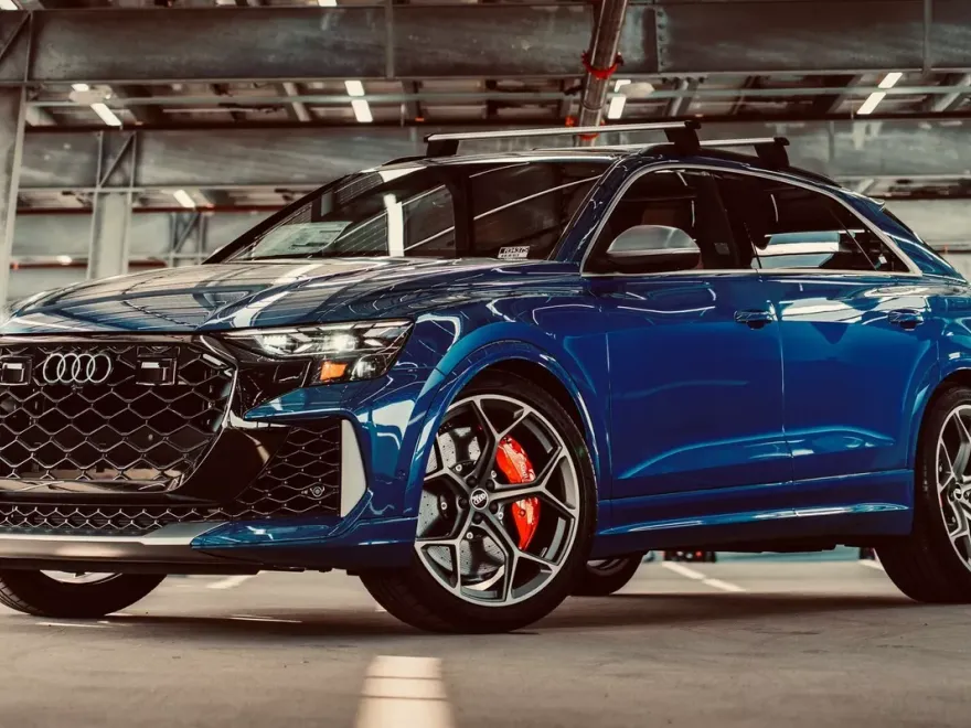 2025 Audi RS Q8 photo 1