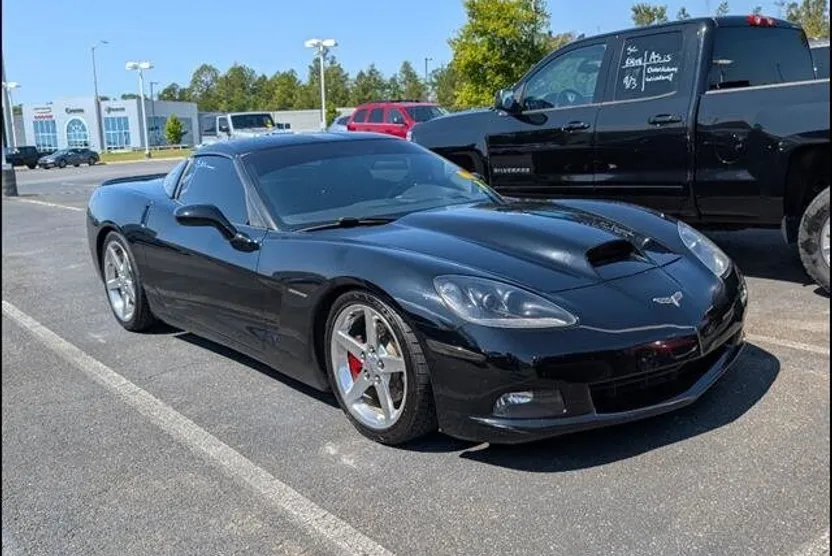 2005 Chevrolet Corvette Base Coupe photo 1