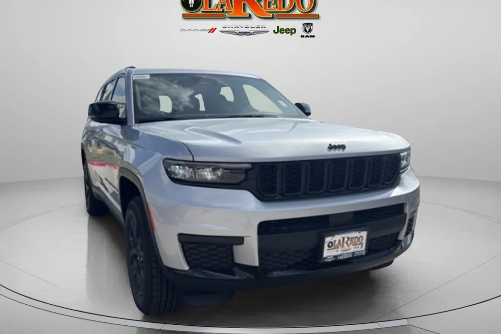 2025 Jeep Grand Cherokee Altitude photo 1