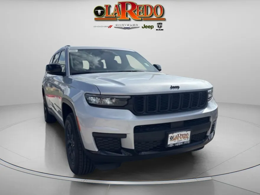 2025 Jeep Grand Cherokee Altitude photo 1