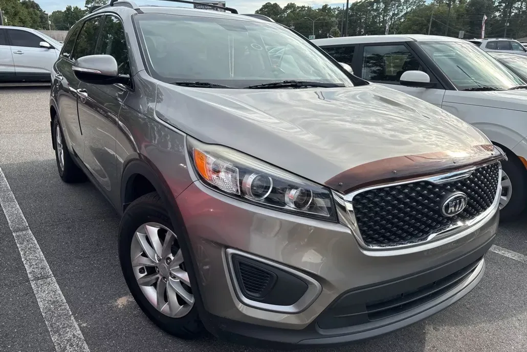2016 Kia Sorento LX photo 1