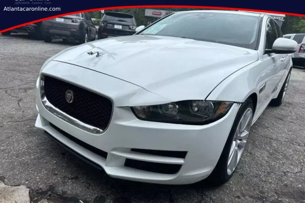 2018 Jaguar XE photo 1