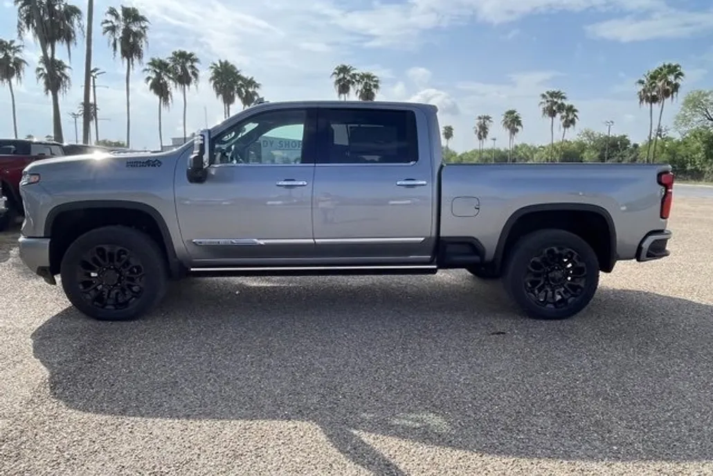 2025 Chevrolet Silverado 2500HD High Country photo 1