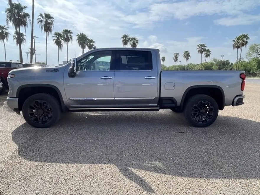 2025 Chevrolet Silverado 2500HD High Country photo 1