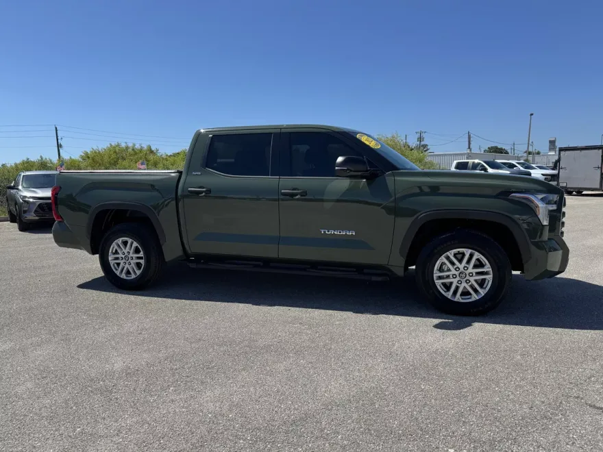 2022 Toyota Tundra SR5 CrewMax photo 1