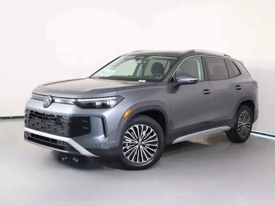 2025 Volkswagen Tiguan S photo 1