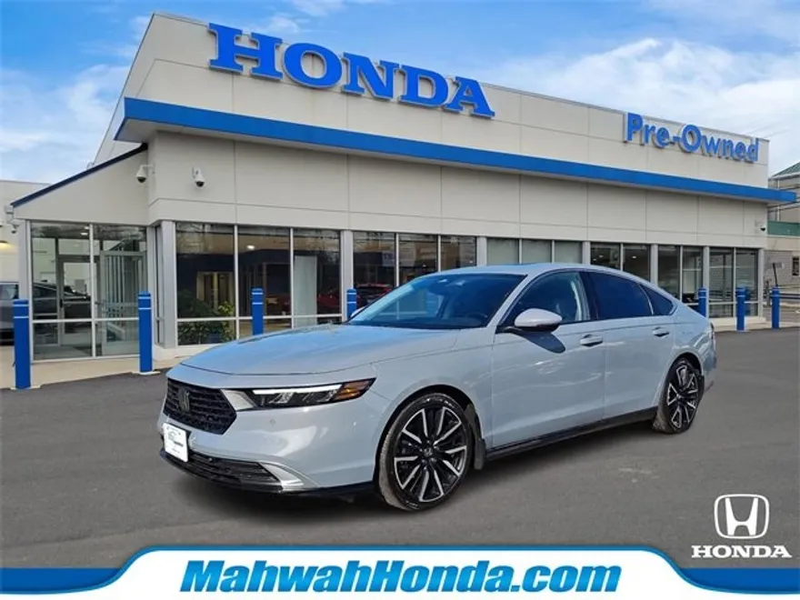 2023 Honda Accord Hybrid Touring photo 1
