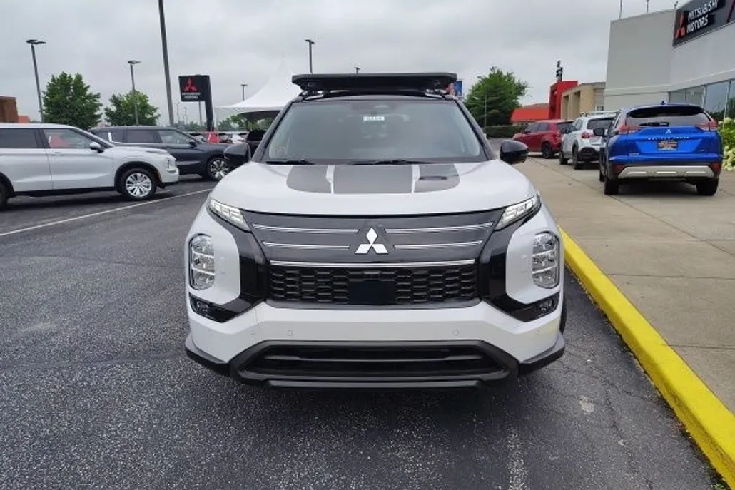 2025 Mitsubishi Outlander SE Ralliart photo 1