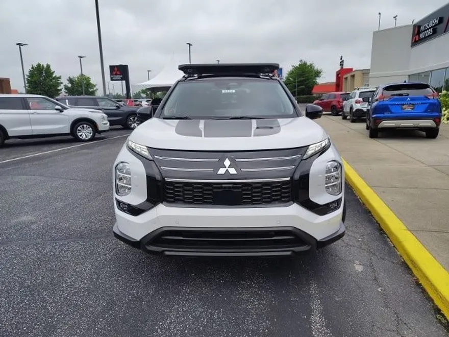 2025 Mitsubishi Outlander SE Ralliart photo 1