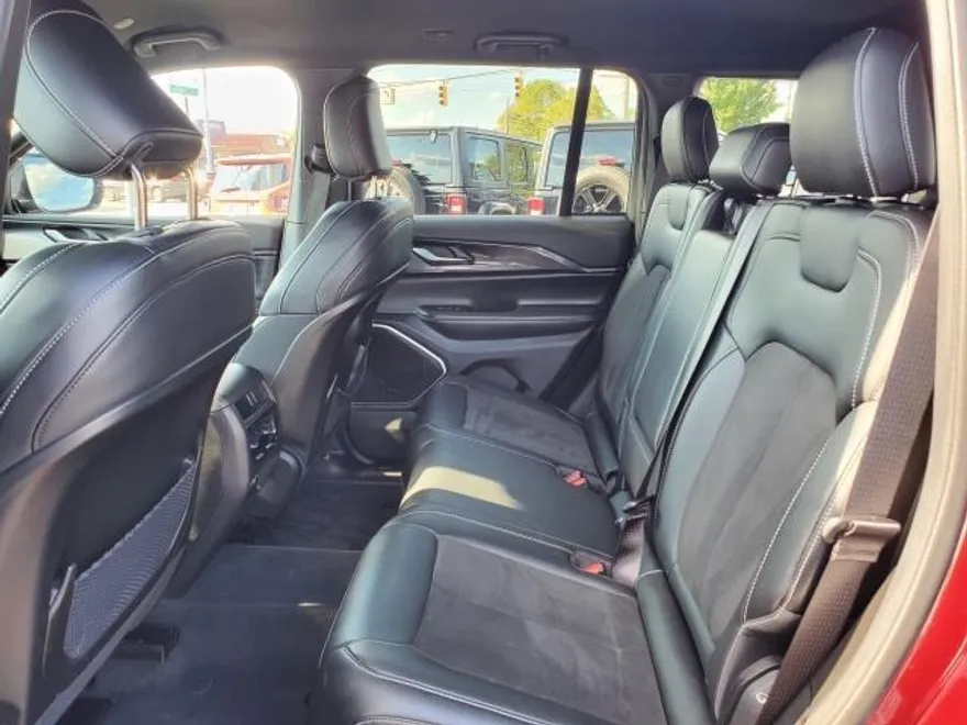 2022 Jeep Grand Cherokee Altitude photo 1