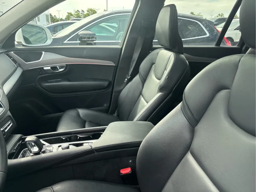 2023 Volvo XC90 B5 AWD Core photo 1