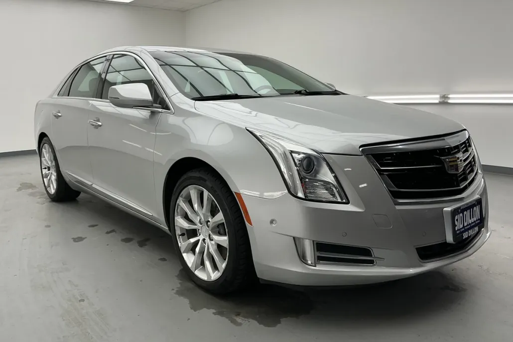 2017 Cadillac XTS Luxury photo 1