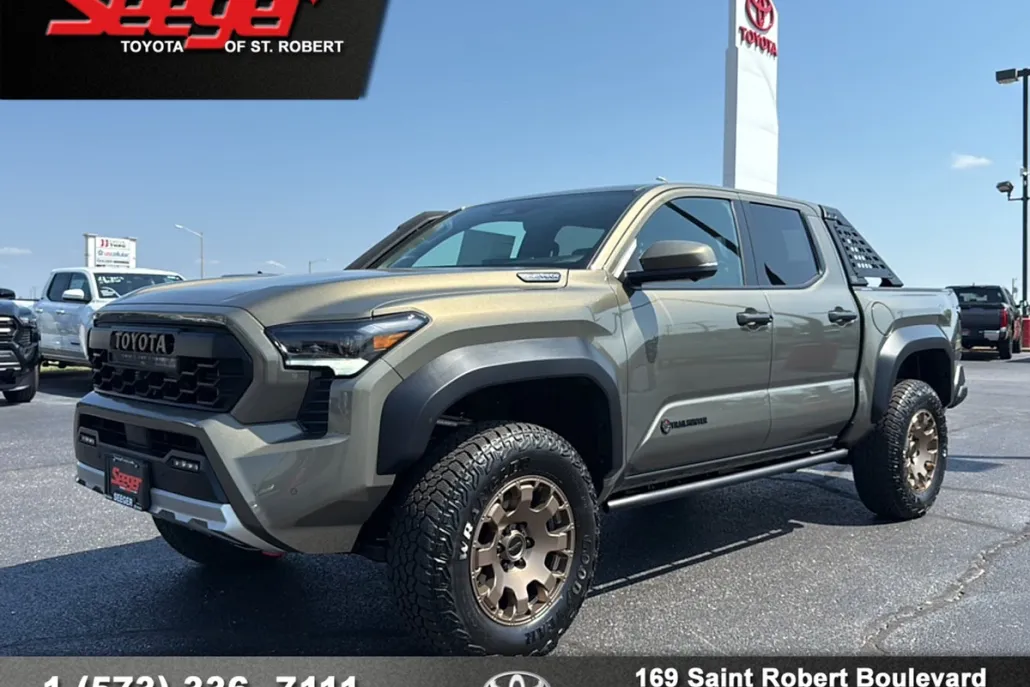 2025 Toyota Tacoma Trailhunter photo 1